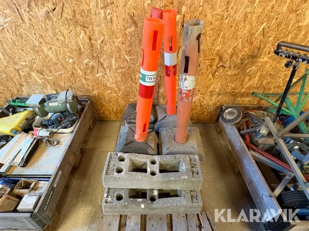 Billede 3 - Afspærringsstolper/betonfødder