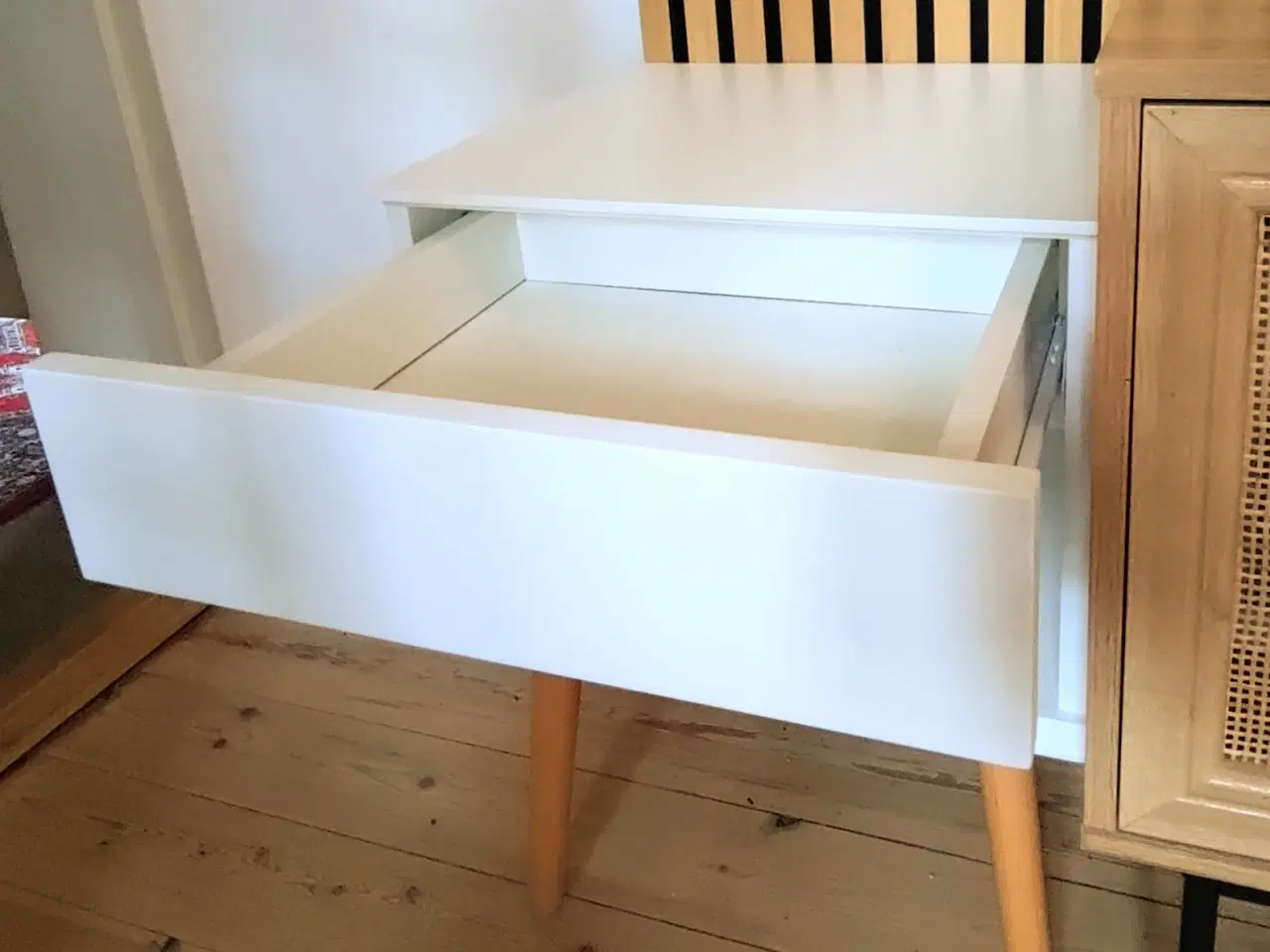 Billede 2 - Sengebord superfin stand 