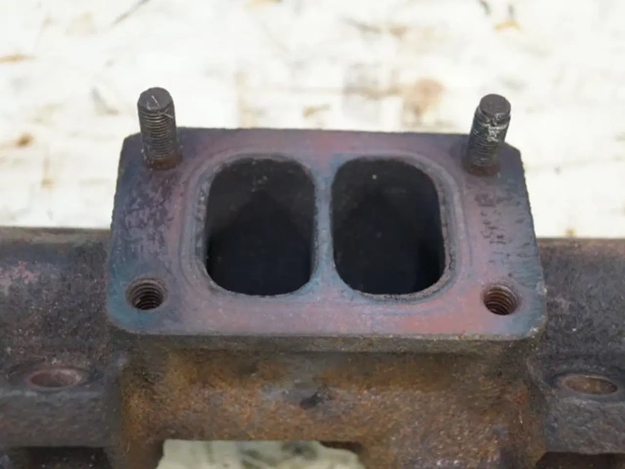 Billede 11 - Ford 675TA Udstødningsmanifold 82850578