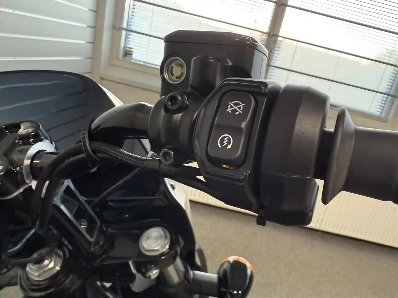 Billede 9 - Indian Sport Scout 1250 Ltd Black Smoke