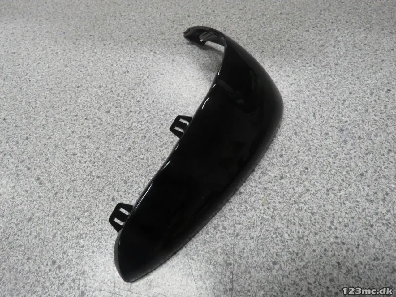 Billede 3 - COVER,FRAME BODY IN,R(BLACK) Suzuki SFV650 Gladius