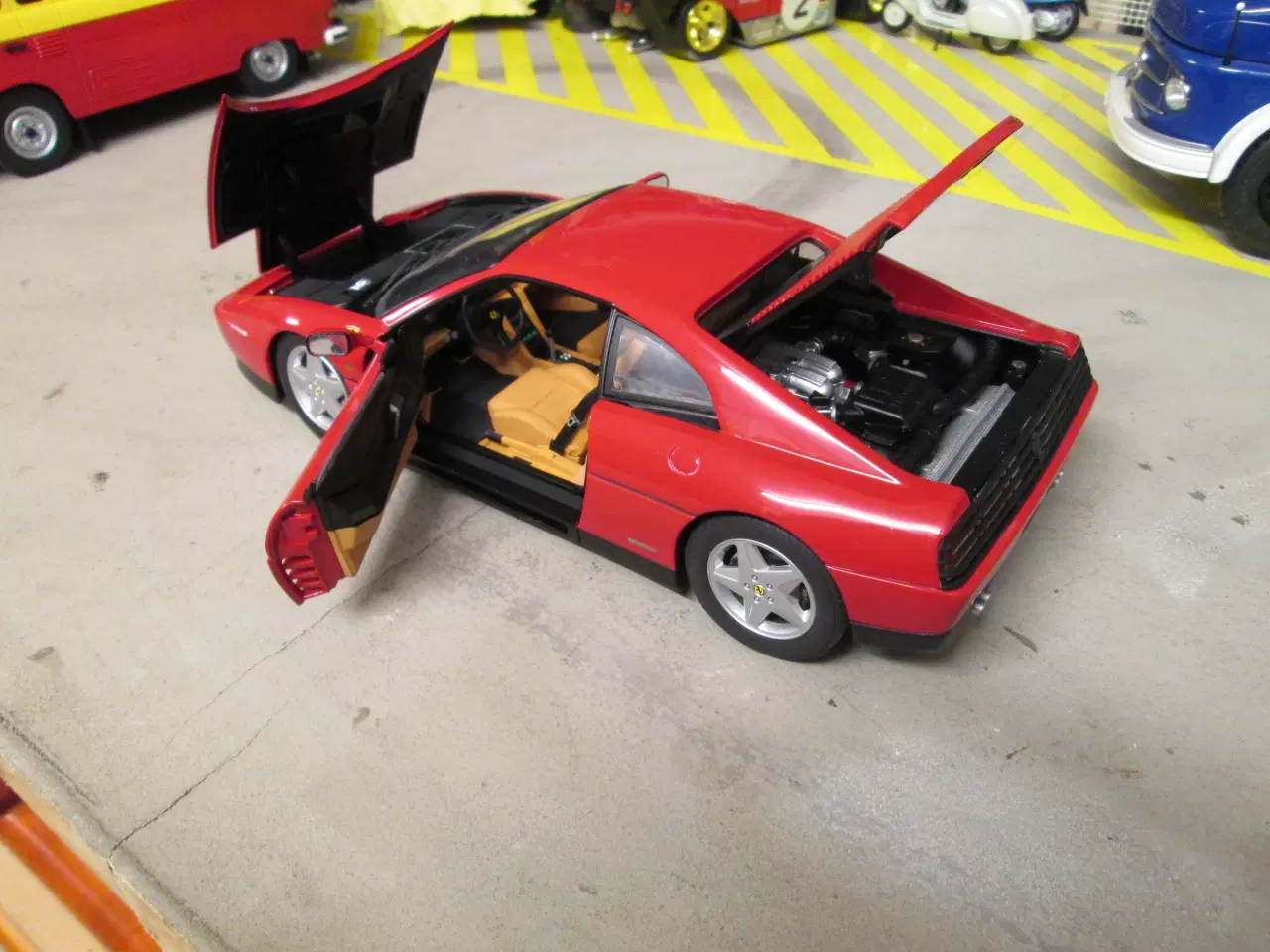 Billede 7 - Modelbil   Ferrari 348 TB   Hotwheels-elite   1:18