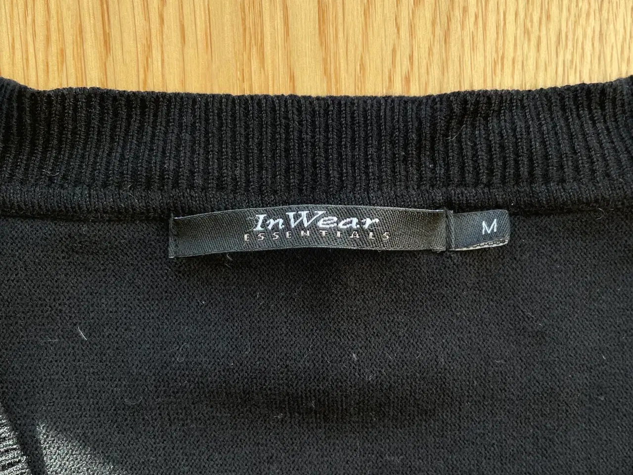 Billede 2 - InWear sort strikbluse