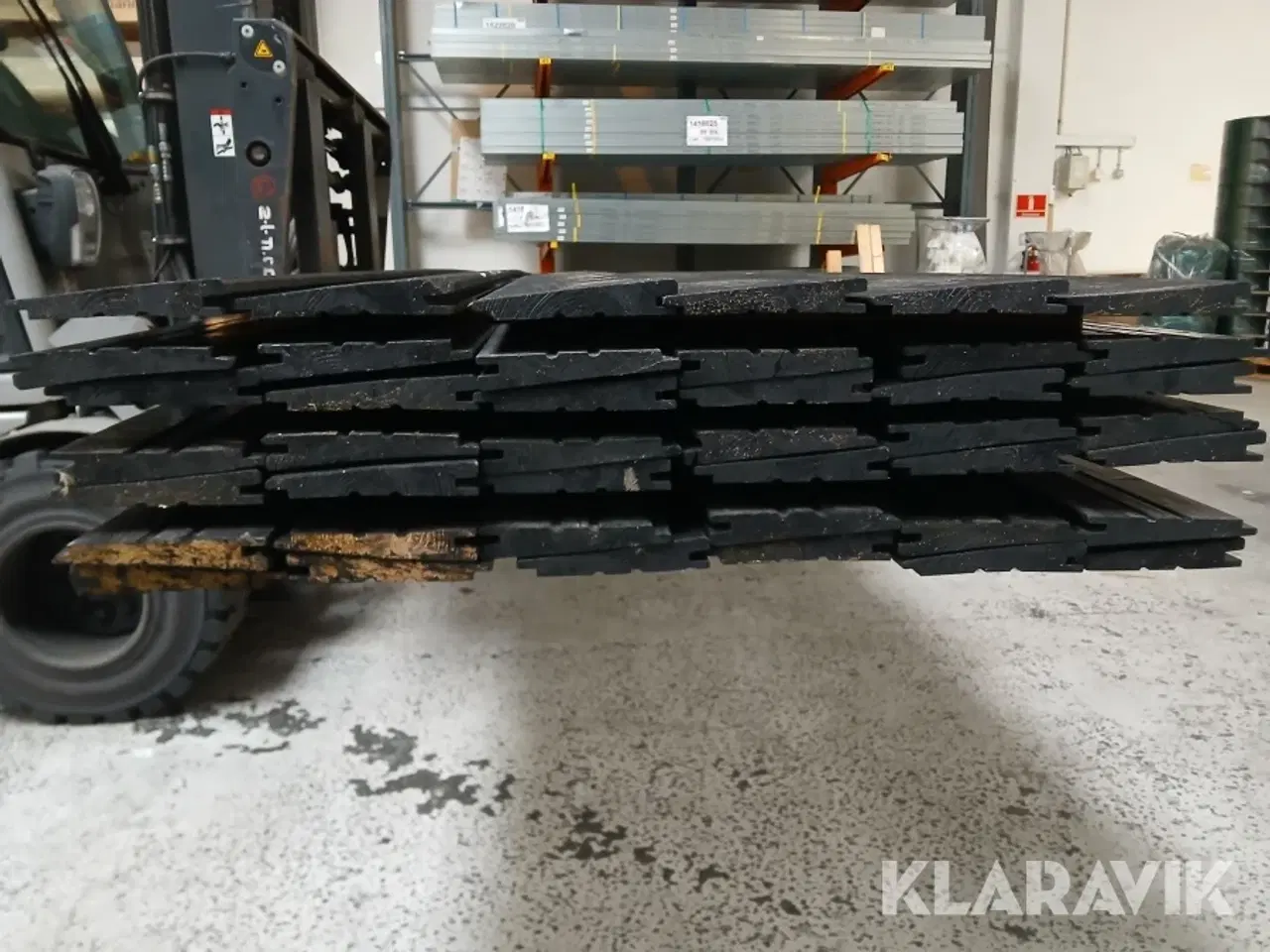 Billede 3 - Klink beklædning Grundmalet Sort, Delvist vandskadet