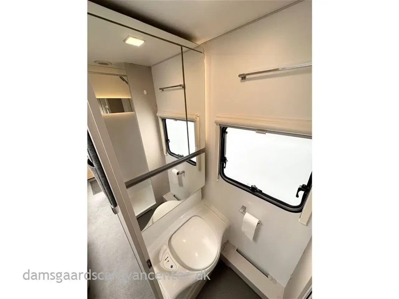 Billede 18 - 2022 - Adria Adora 573 PT   Dobbeltseng-Køjer-Gulvtemp.-Mover