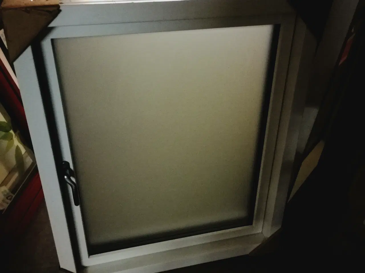 Billede 2 - NYT SDEHÆNGT VINDUE MAT GLAS  87,8x 100,8 KR 2200