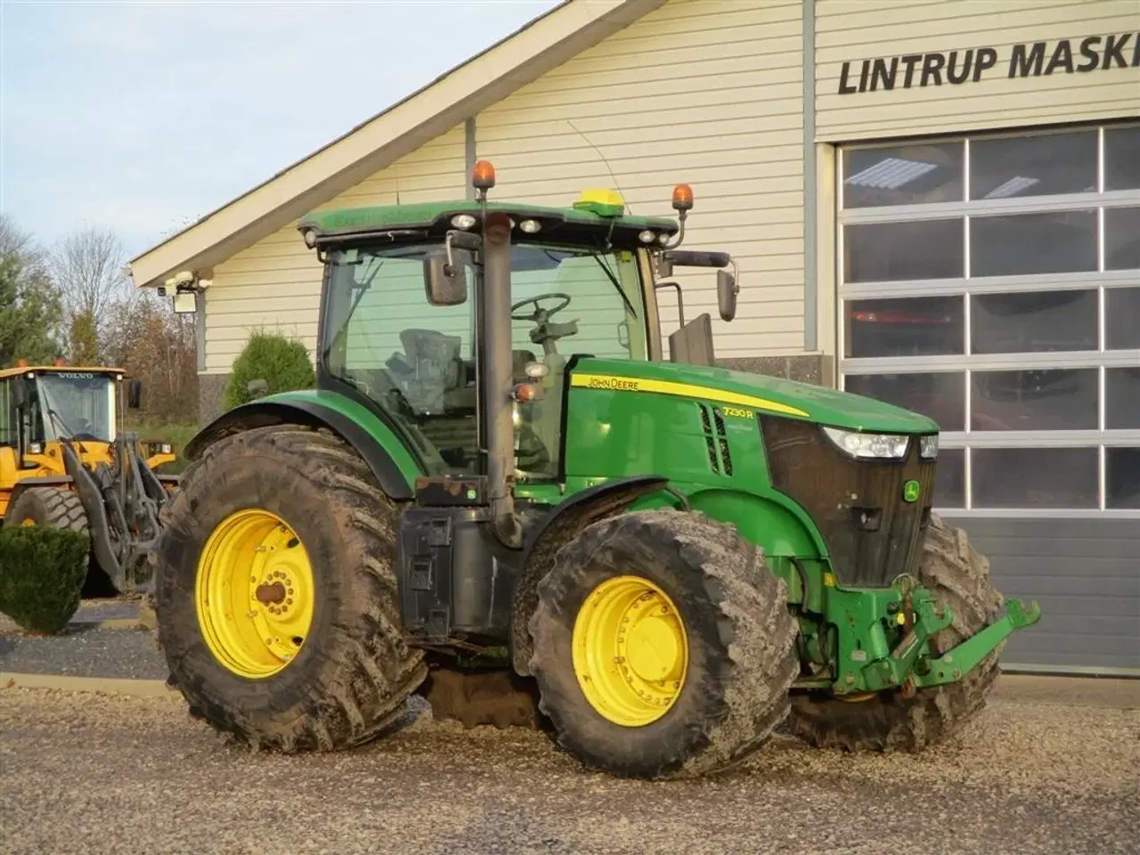 Billede 16 - John Deere 7230R Med frontlift og frontPTO