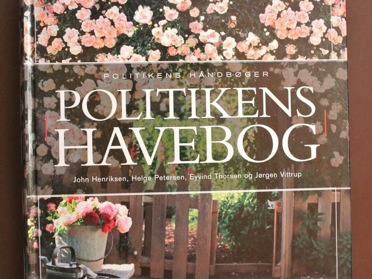 Billede 1 - politikens havebog, af john henriksen mfl. 