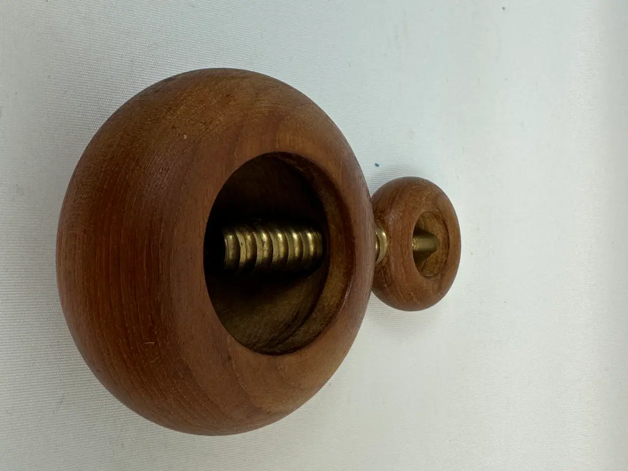 Billede 1 - Trip Trap nøddeknækker (teak/messing)