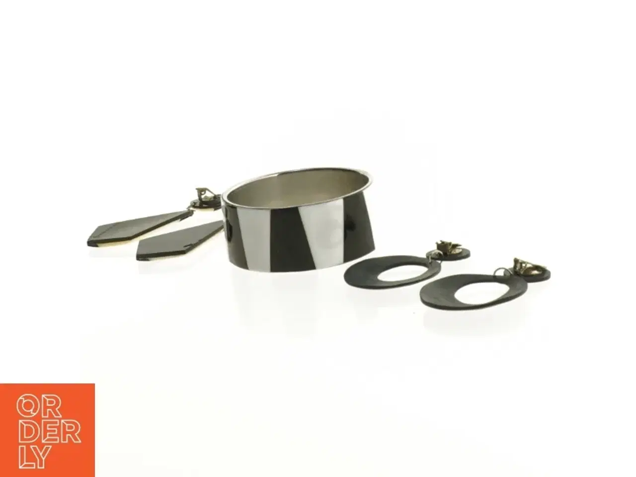 Billede 2 - Smykkesæt med armbånd og øreringe (str. Ø 7 cm og 7 cm og 9 cm)
