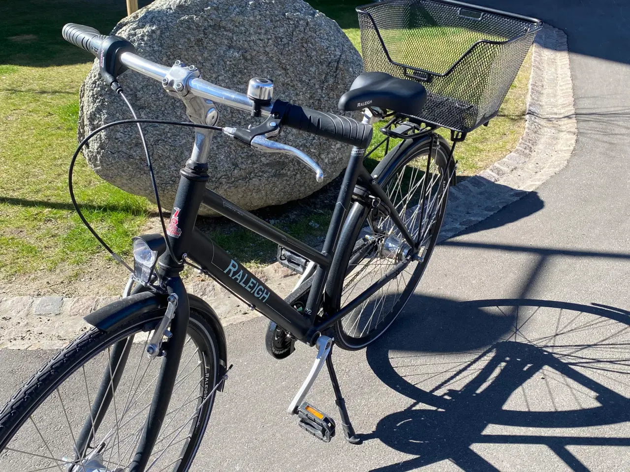 Billede 2 - Dame/pigecykel - som ny