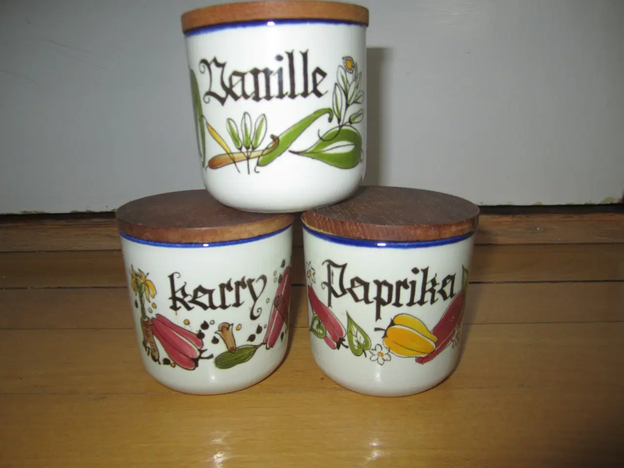 Billede 2 - KNAPSTRUP. BYD. KRYDDERI KRUKKER.