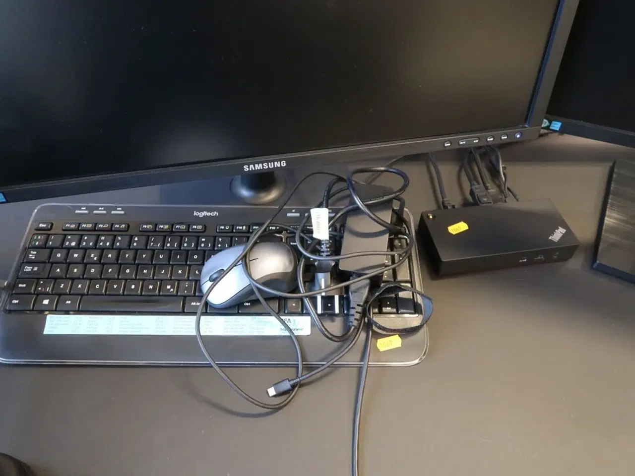 Billede 3 - 2 stk. computeskærme SAMSUNG S24E450, dockingstation LENOVO Thinkpad, tastatur, mus