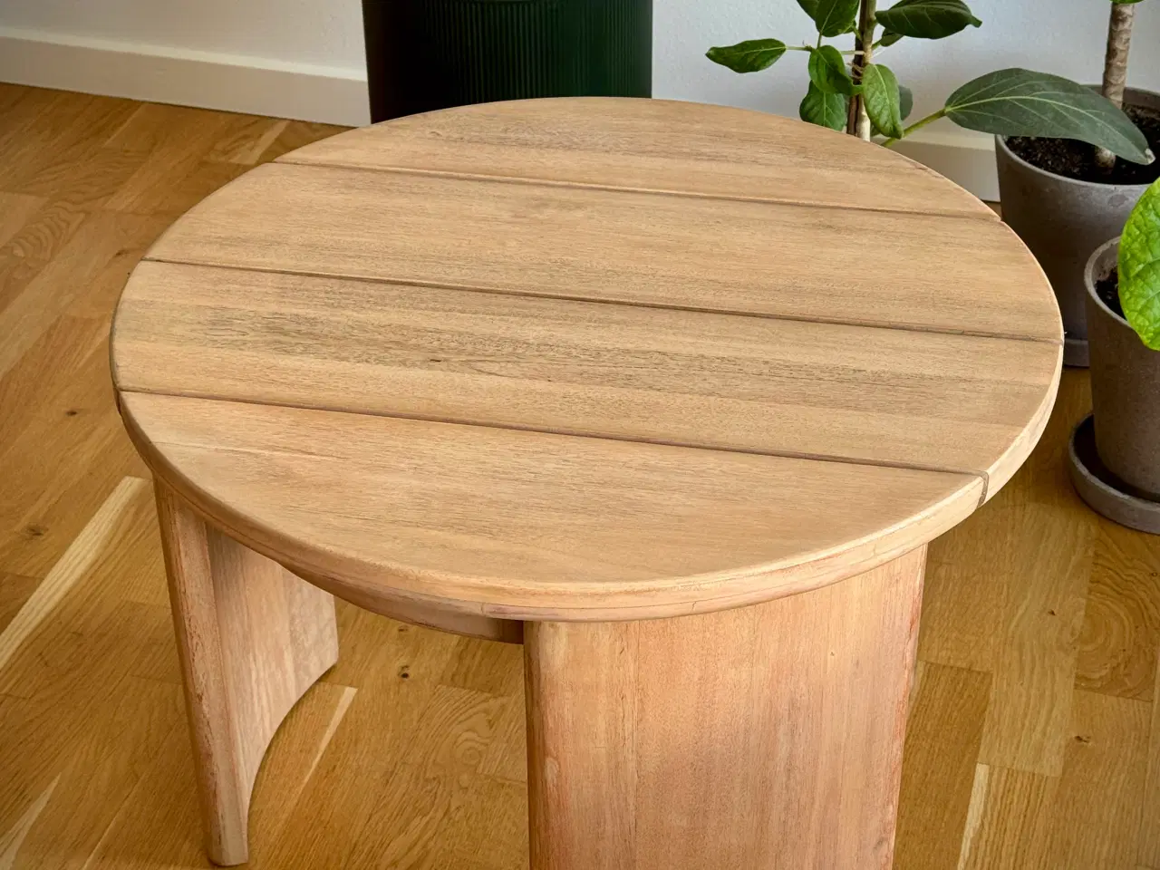 Billede 2 - Smukt Udendørs Sidebord i træ fra Kave Home