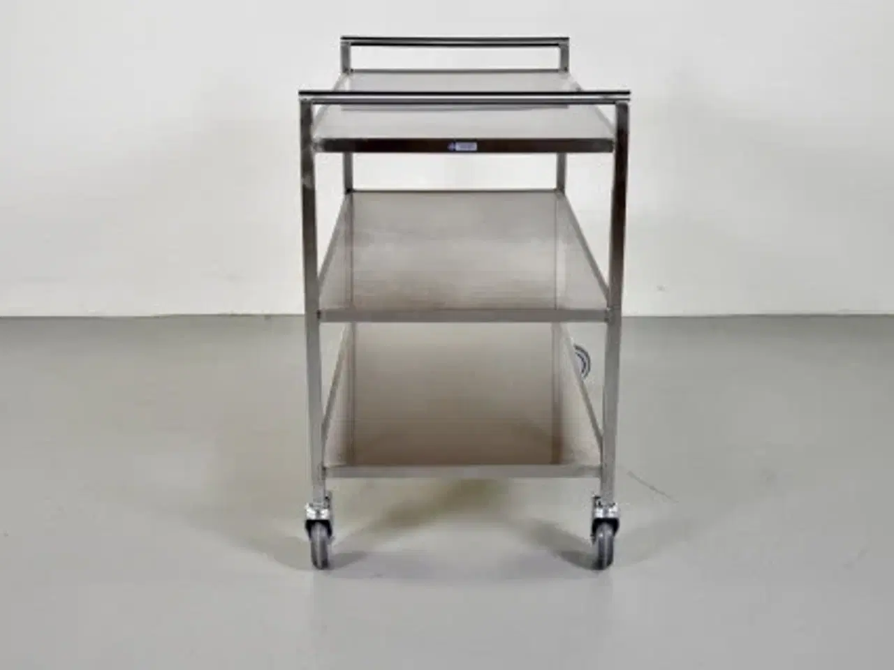 Billede 4 - Beka rullebord i stål med tre hylder, 115,5 cm.