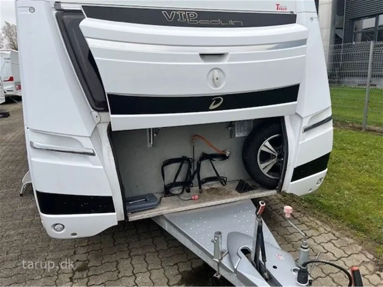 Billede 6 - 2015 - Dethleffs Beduin VIP 650 RFT Thule tagmonteret el-markise, Truma aircon., mover, ALDE centralvarme, vandbåren gulvvarme, rundsiddegruppe, fransk dobbeltseng