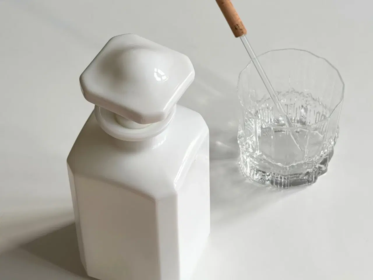 Billede 1 - Karaffel, opalineglas