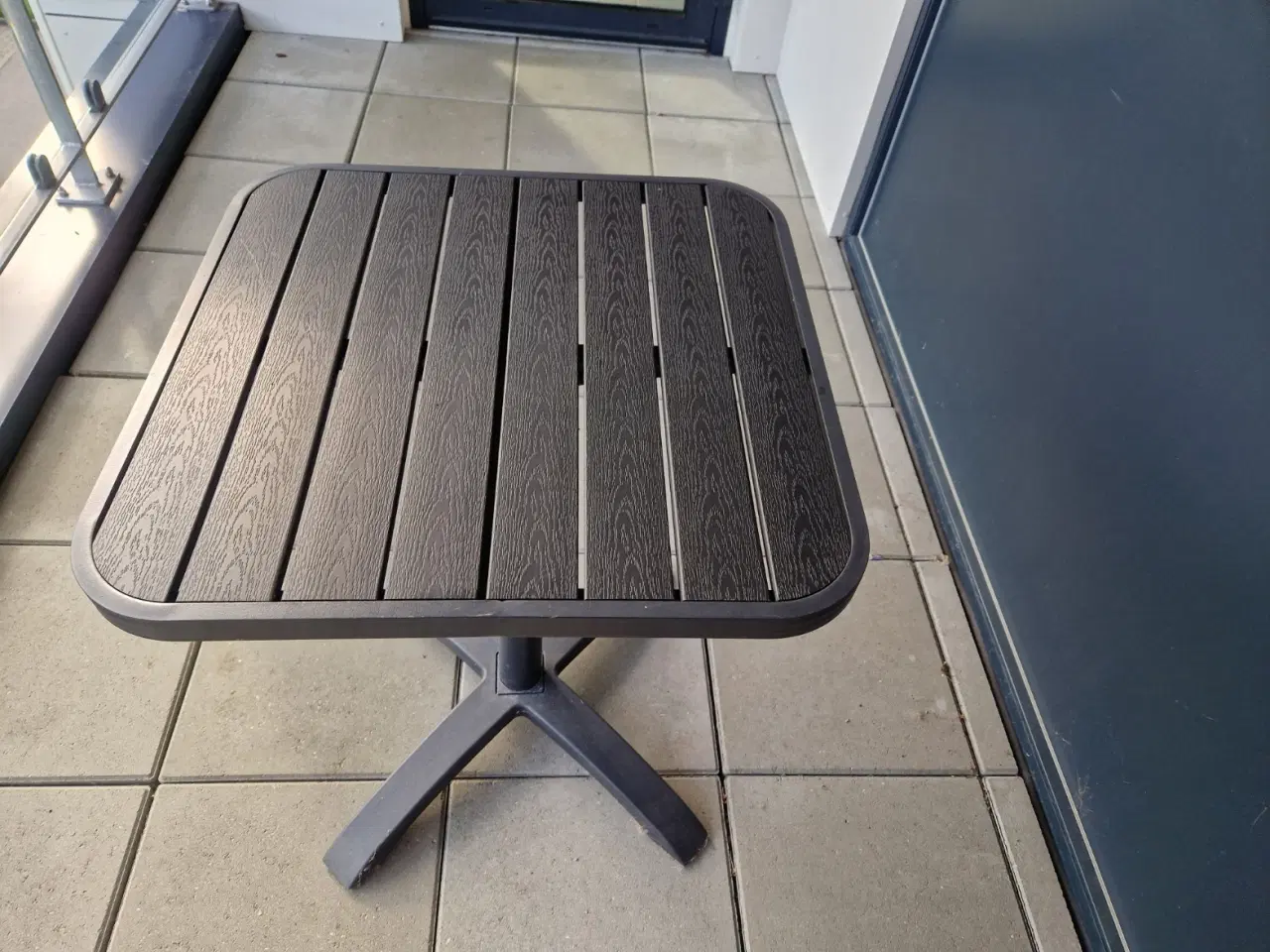 Billede 1 - Cafebord sort sælges 
