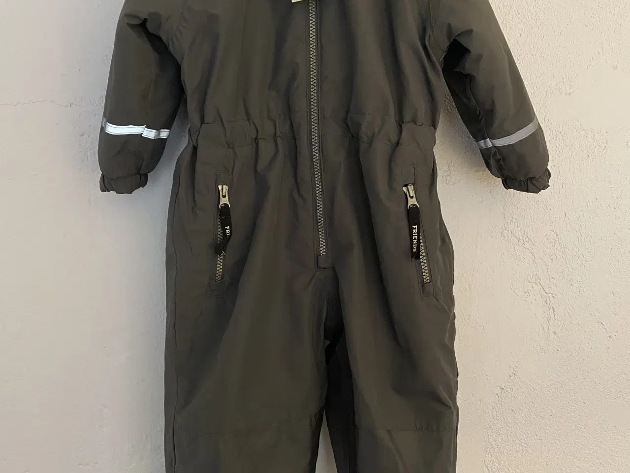 Billede 1 - Friends flyverdragt str. 86 helt ny gratis fragt K