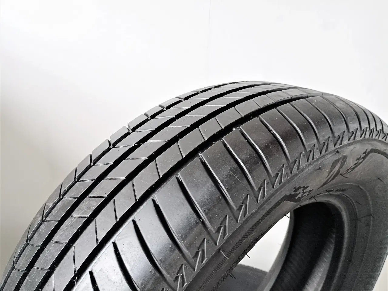 Billede 2 - sommerdæk - 235/65R17 108V (4stk)