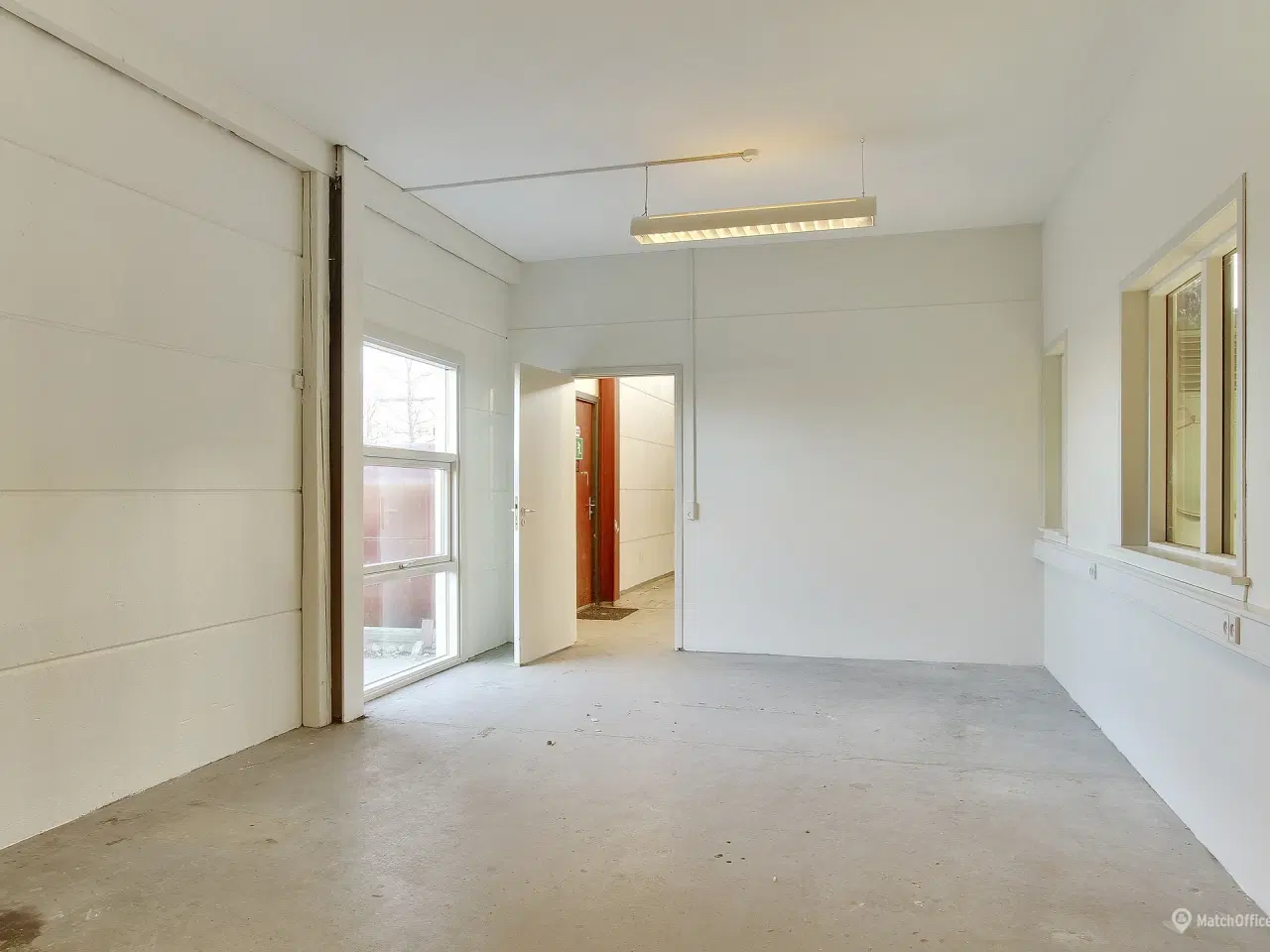 Billede 8 - Centralt lager/produktionslejemål med udegård