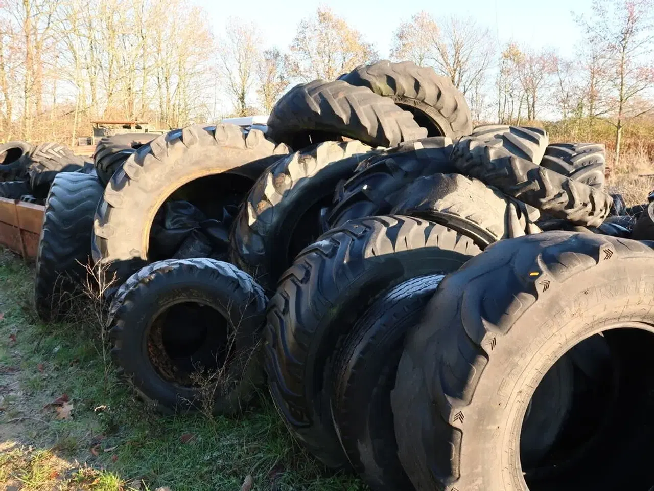 Billede 6 - Container samt div. Dæk