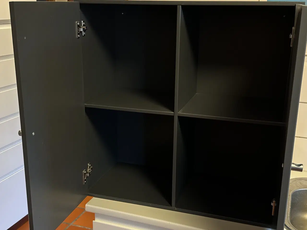 Billede 1 - Antracitgrå Kubeskab
