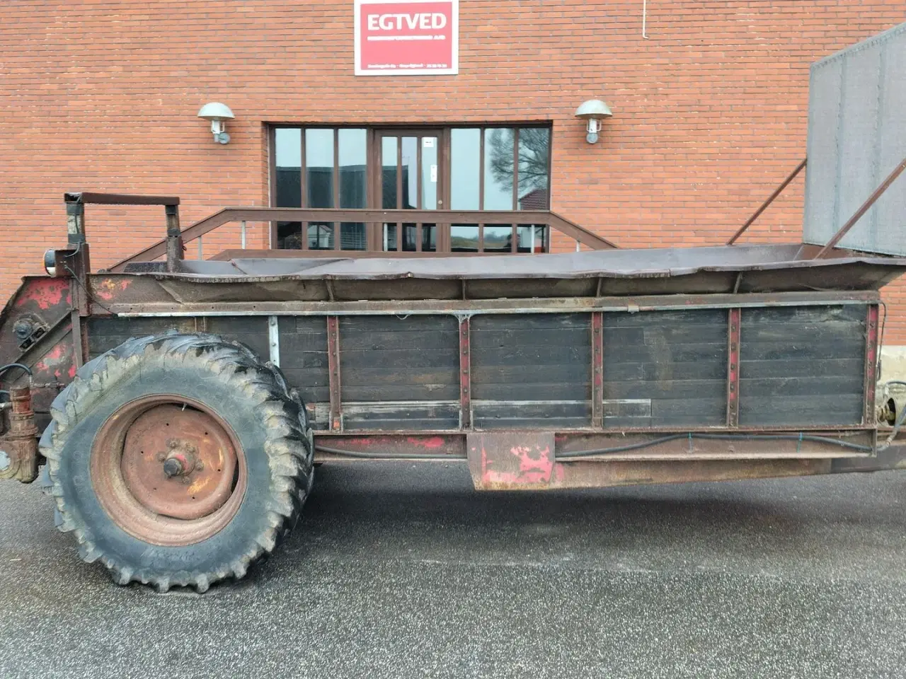 Billede 1 - Uggerby Staldgødningsspreder