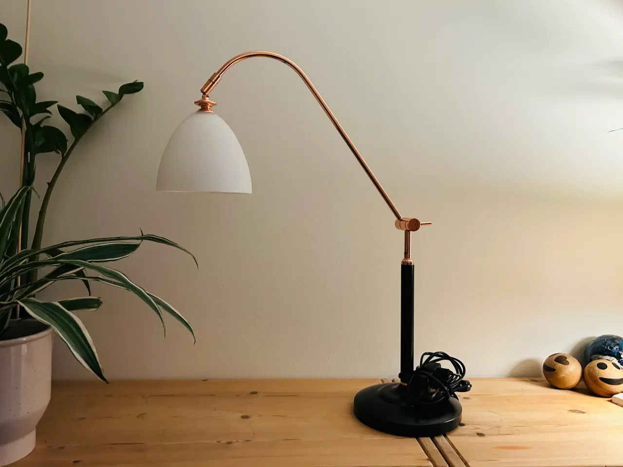 Billede 4 - Herstal Spirit Bordlampe Metal sort/ kobber 
