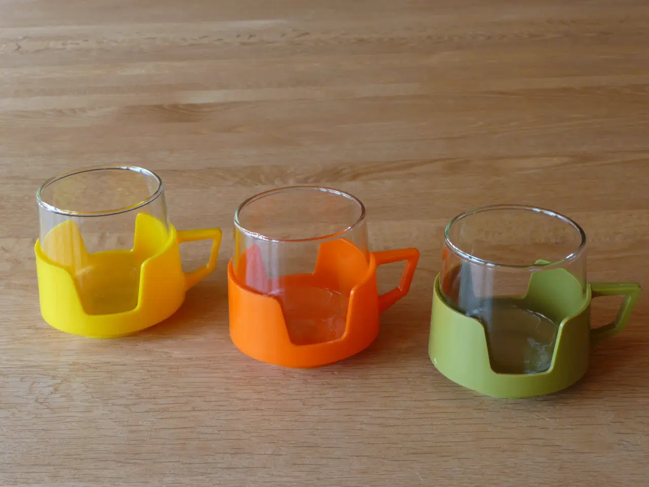 Billede 1 - GLASKOPPER M/PLASTHOLDER RETRO - 3 STK. 