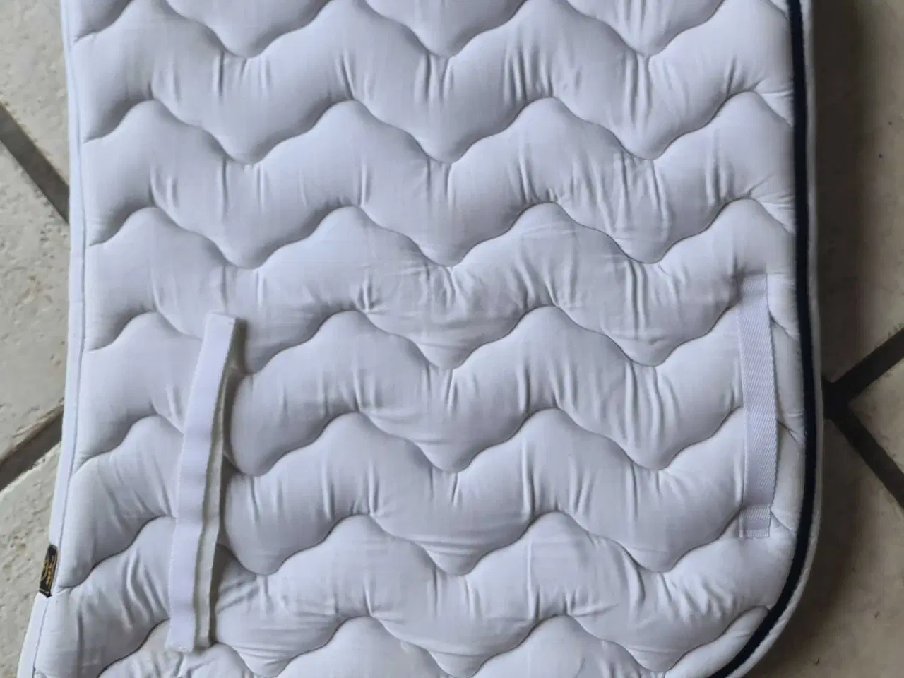 Billede 2 - Dressur sadel m underlag