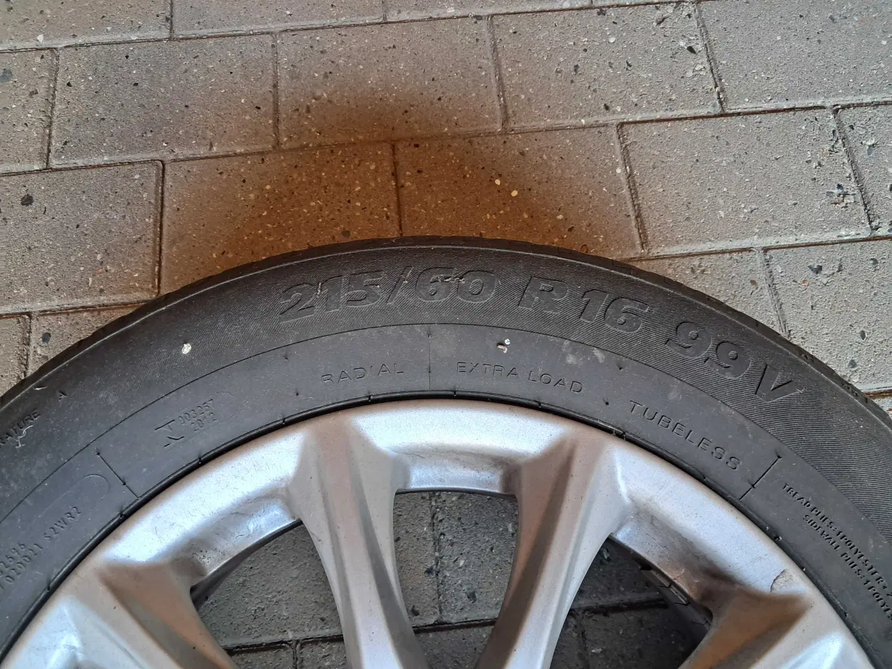 Billede 3 - Fire stk dæk med fælge til en Ford Mondero sælges,