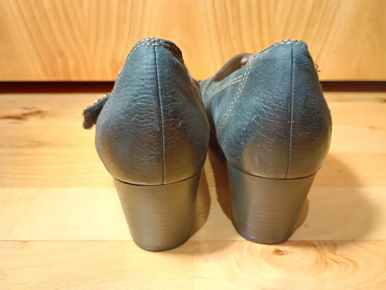 Billede 6 - Smarte sorte sko, str. 40. Mærke: Tamaris