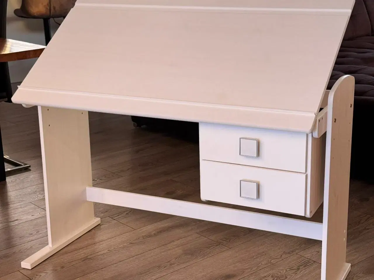 Billede 3 - Tegne-/skrivebord til børn med justerbar bordplade