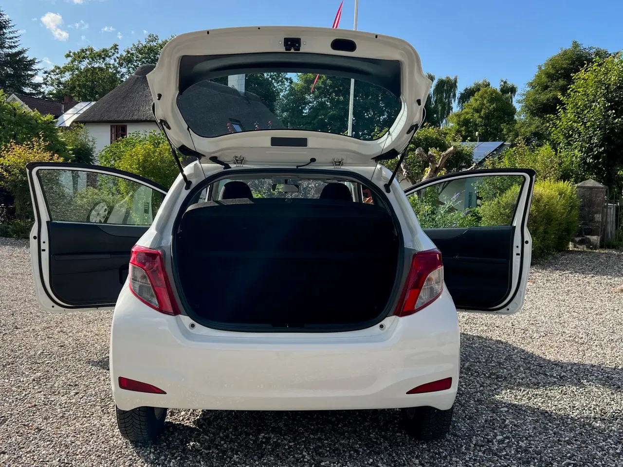 Billede 5 - Sjældent velholdt Toyota Yaris - lavt kilometertal