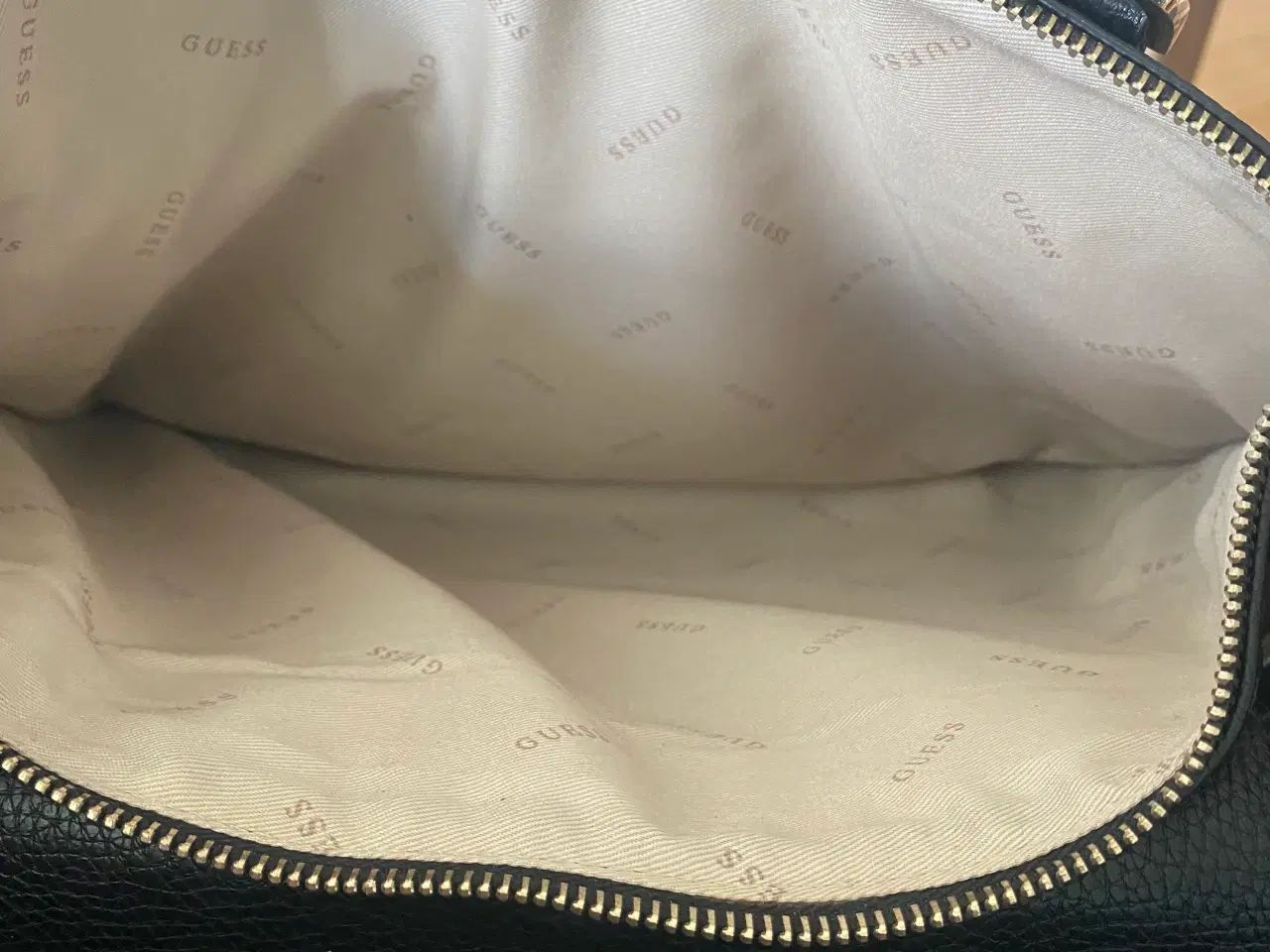 Billede 10 - Guess skuldertaske 