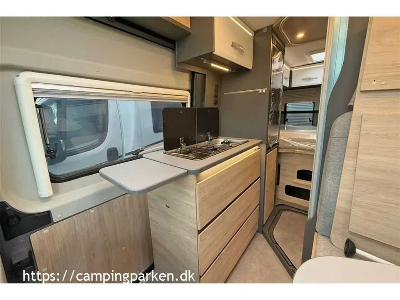 Billede 7 - 2024 - Dethleffs Globetrail CVD 600DR Advantage   Smart Dethleffs camper van under 6 meter med dobbeltseng og automatgear