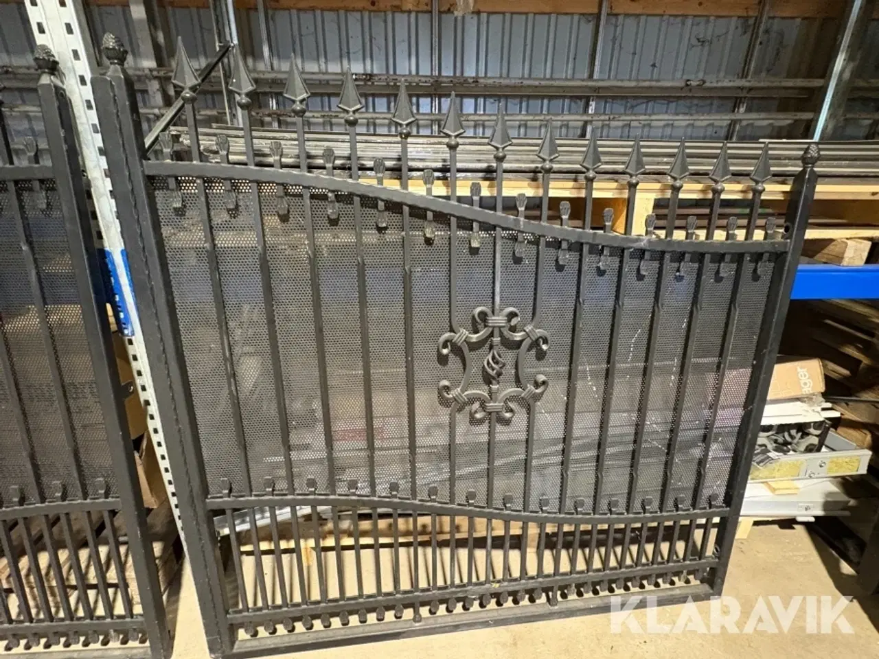 Billede 4 - Jernport og låge