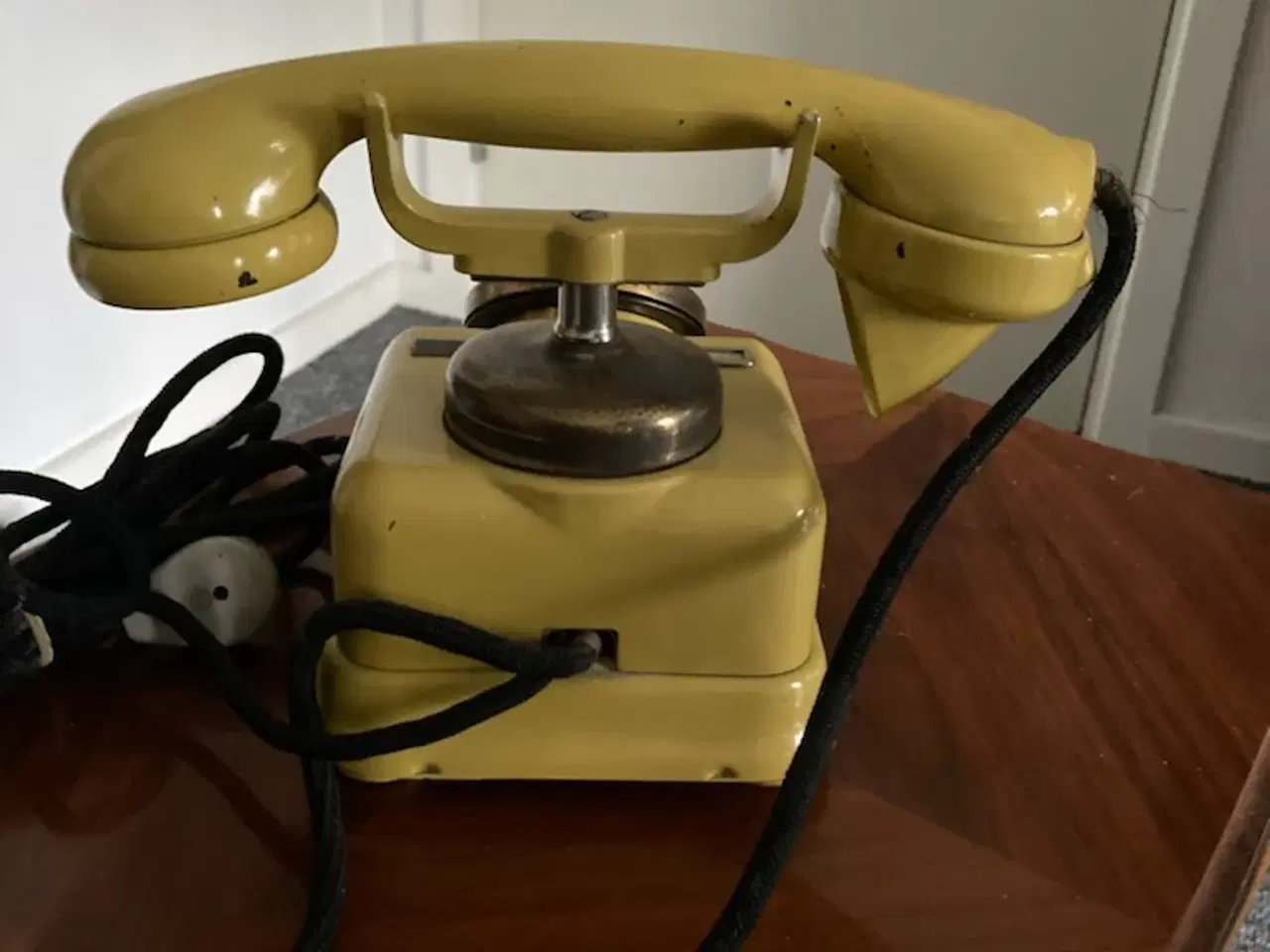 Billede 3 - Flot Fastnet bordtelefon i gul