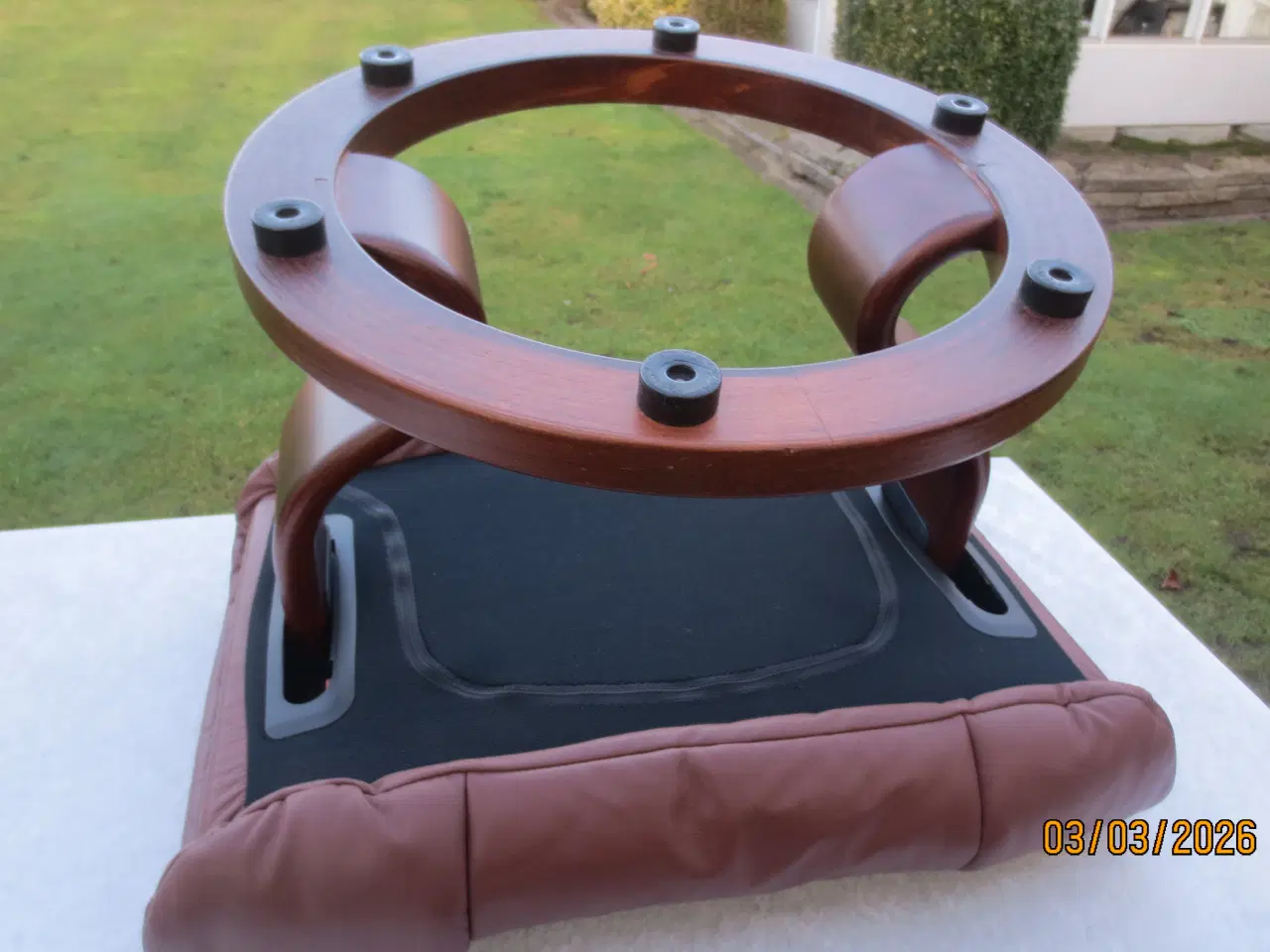 Billede 4 - 1 stk Fodskammel med Brun læder