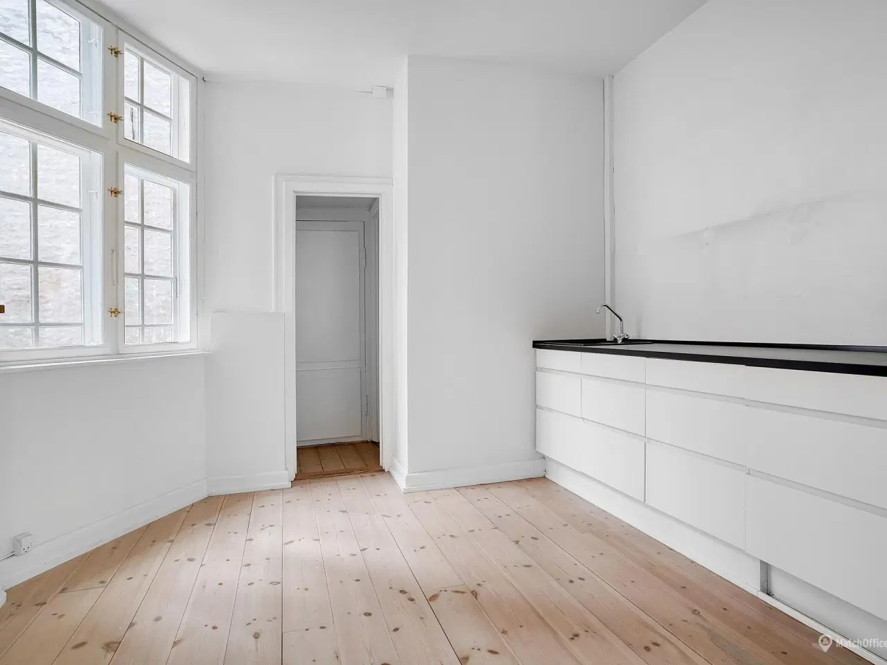 Billede 13 - Herskabeligt i charmerende og fredet ejendom ved Storkespringvandet