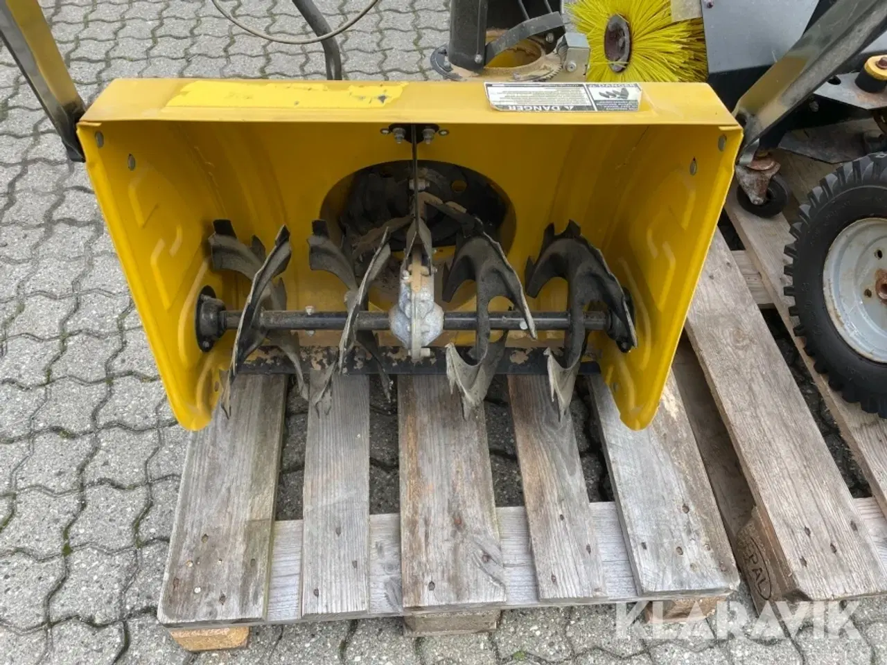 Billede 6 - Redskabsbærer med kost og Sneslynge TEXAS Combo 800