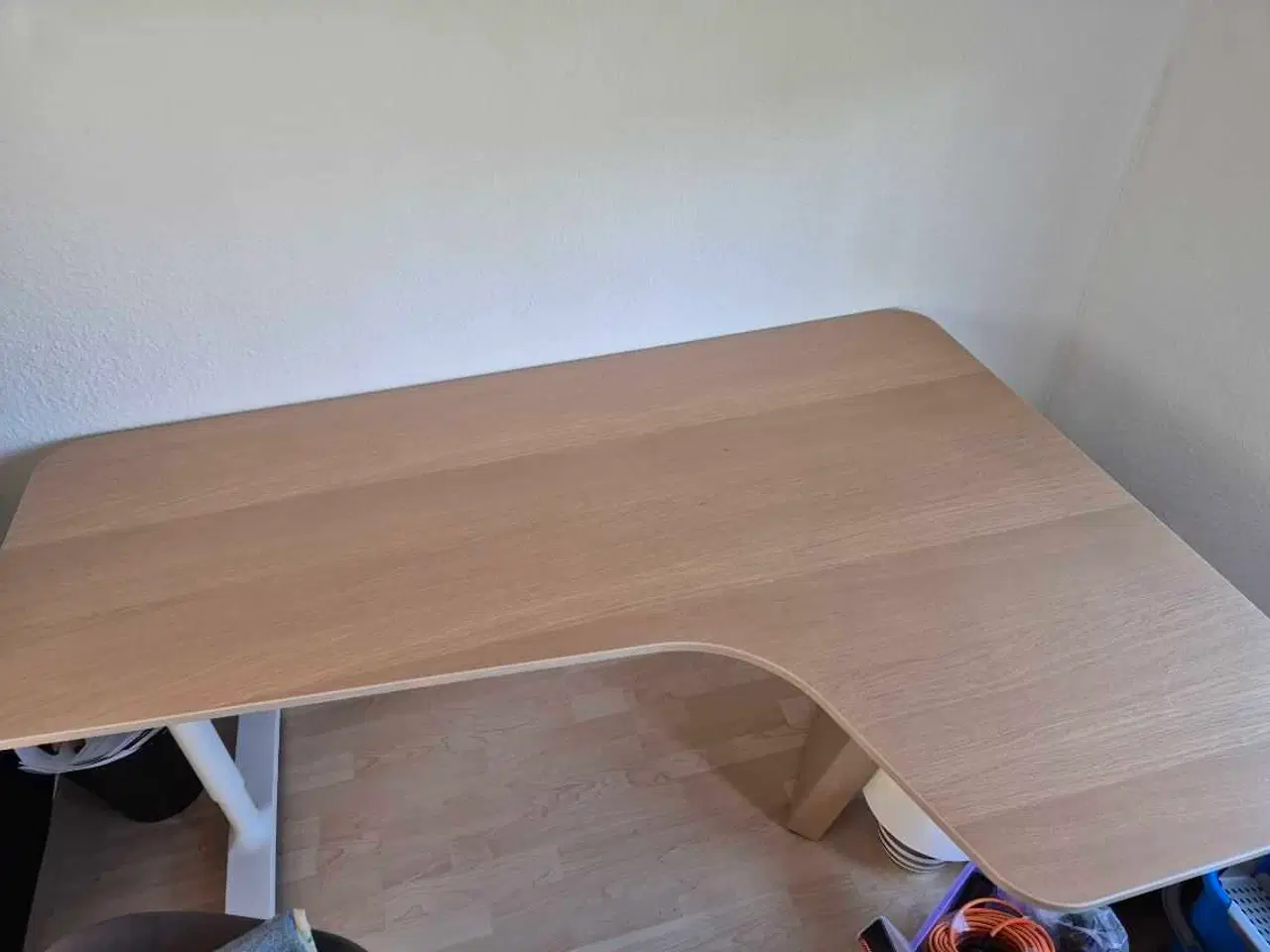 Billede 1 - Gratis Ikea Bekant skrivebord 