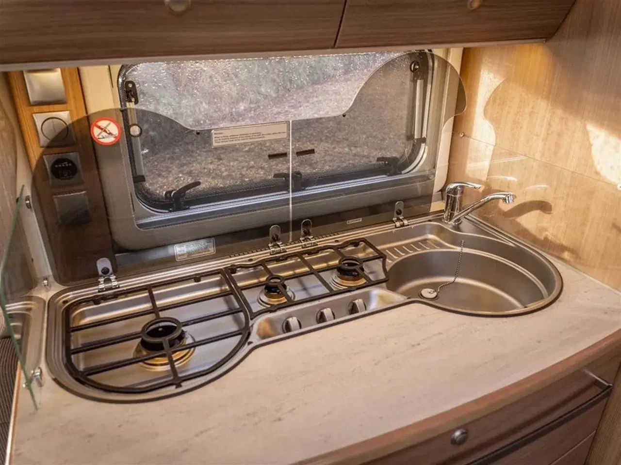 Billede 13 - 2016 - Fendt Bianco Selection 515 SG Rummelig kvalitetsvogn med enkeltsenge