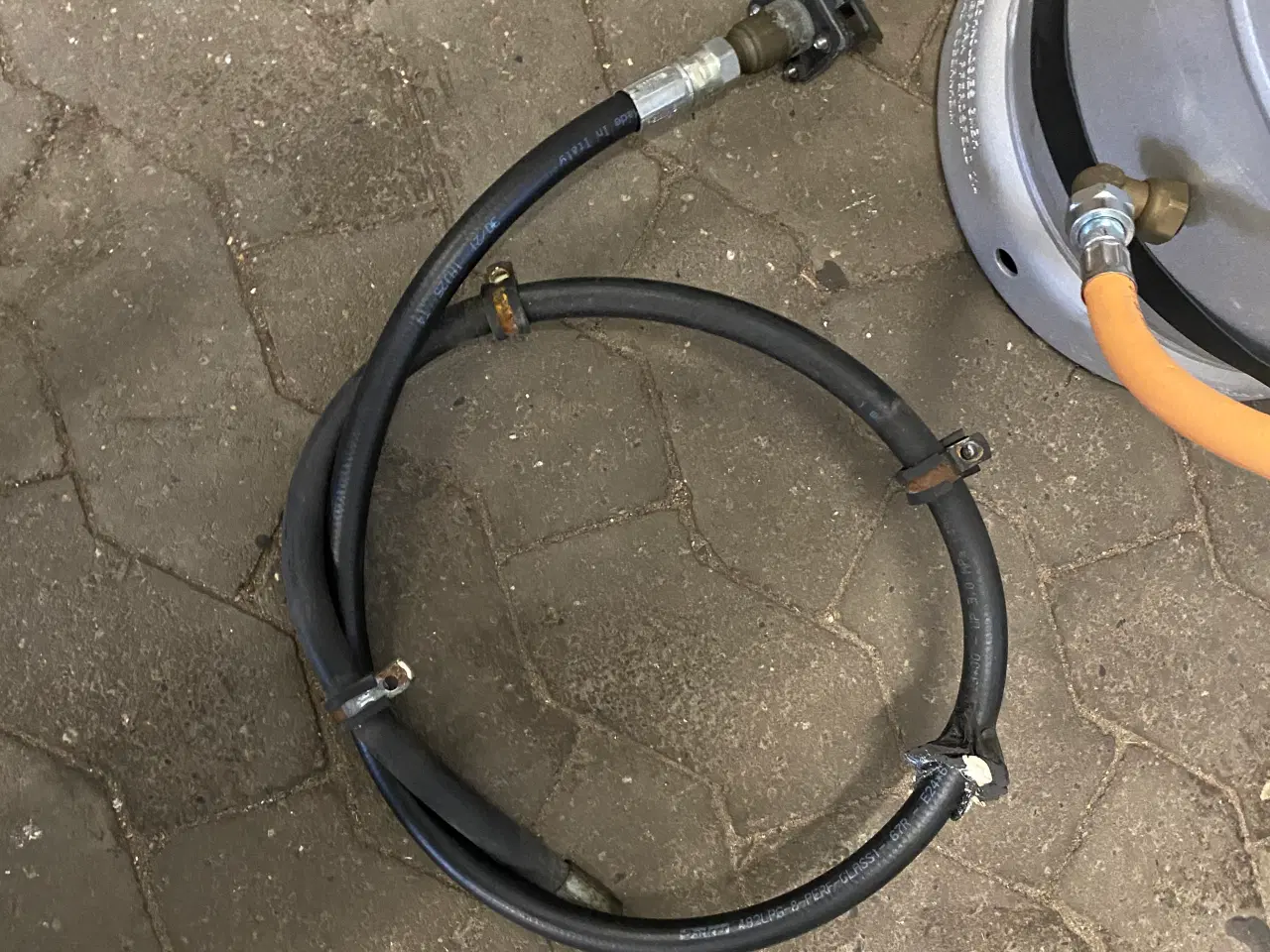 Billede 3 - Fast Gasflaske / Gastank til autocamper 