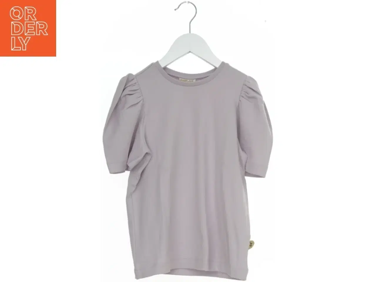 Billede 1 - Lyserød kortærmet bluse med statement fra Pomp de Lux (str. 140)