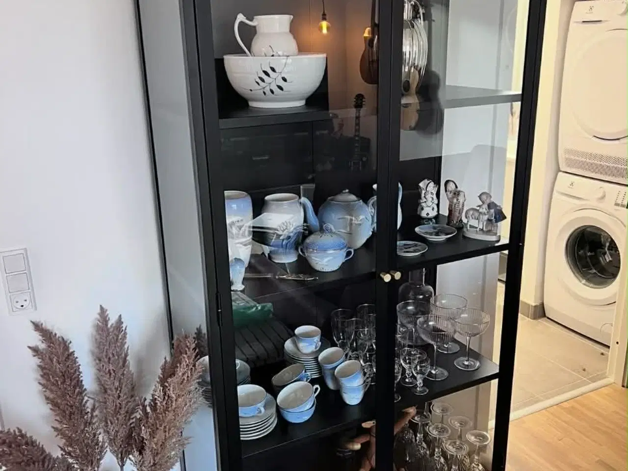 Billede 1 - Barí vitrineskab