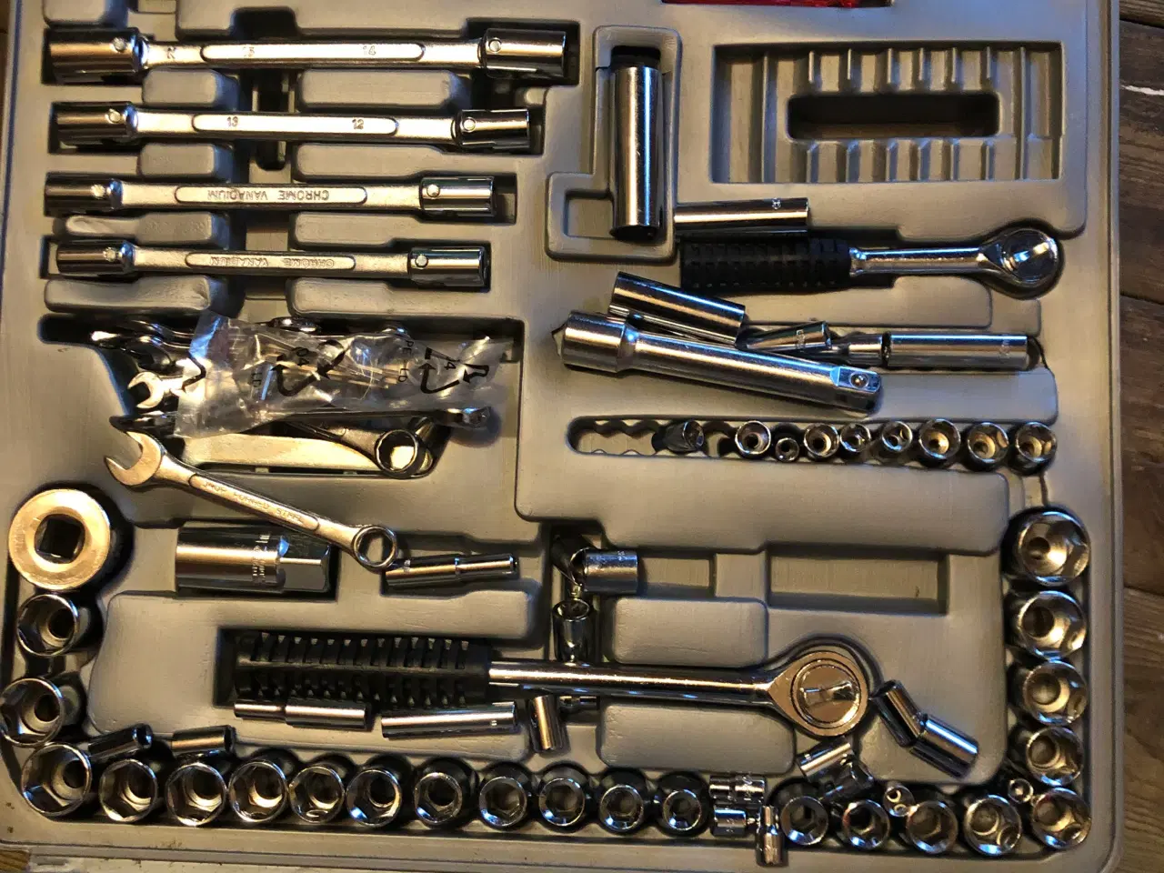 Billede 1 - Topnøglesæt 87 dele