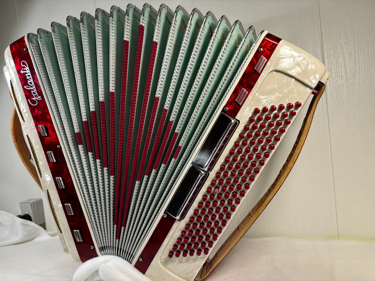 Billede 4 - Italiensk GALANTI Piano Harmonika Velholdt"