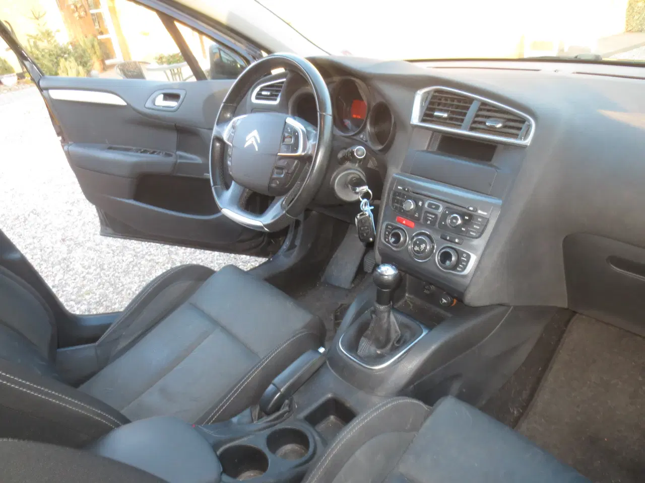 Billede 13 - Citroen C 4 1.6 HDi År 2012. Nysynet.